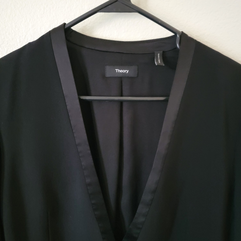 Theory | Tuxedo Jacket in Admiral Crepe 8 - Picture 2 of 5